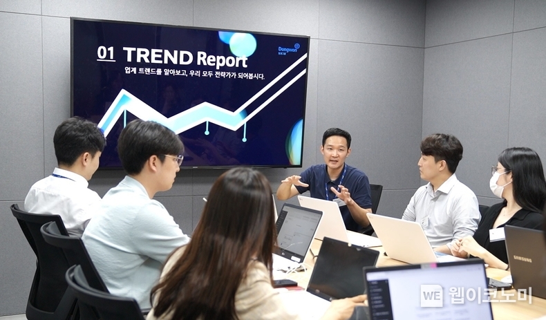 동원그룹 임직원들이 '동원GPT' 실습 교육을 받고 있는 모습 / 2024.04.03 (출처: 동원GPT)