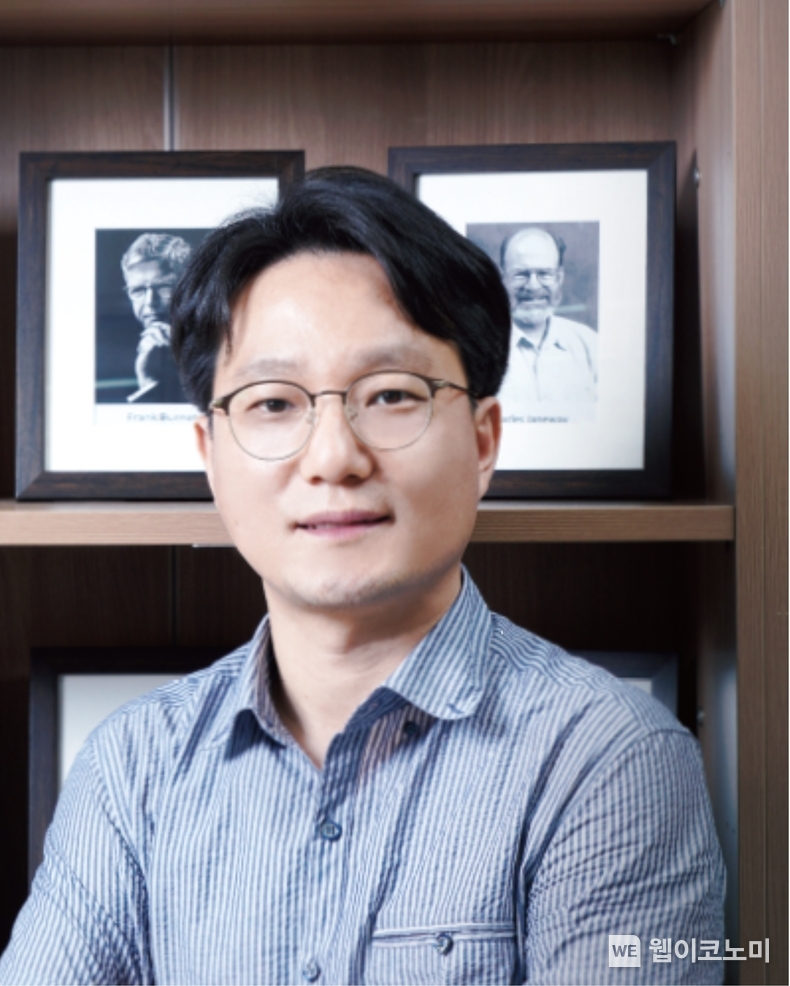 공동교신저자 이승우 교수 / 2024.05.22 (출처: POSTECH)