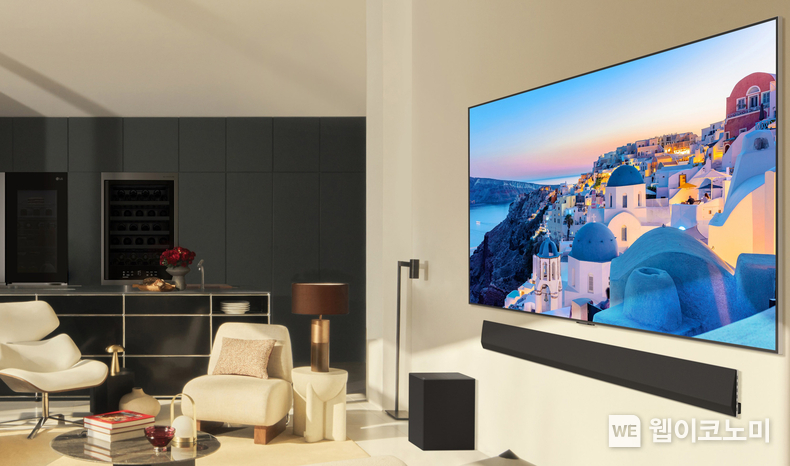 공감지능 TV 'LG 올레드 에보'가 전 세계 14개국 소비자 매체에서 최고 평가를 휩쓸었다. 한층 더 강화된 AI 화질·음질 엔진인 ‘알파11 AI 프로세서’를 적용한 2024년형 LG 올레드 에보(G4) / 2024.07.21 (출처: LG전자)