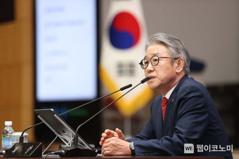 농협중앙회는 23일 농협중앙회 본관(서울 중구)에서 ‘2024년 상반기 종합경영분석회의’를 개최하였다. 회의를 주관하고 있는 강호동 농협중앙회장 / 2024.07.24 (출처: 농협중앙회)