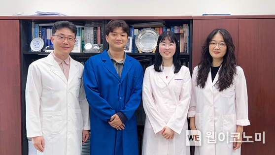 왼쪽부터 임성갑 교수 (교신저자), 조영학 박사 (제1저자), 이하나 박사 (제1저자), 손미영 박사 (교신저자) / 2024.07.31 (출처: KAIST)