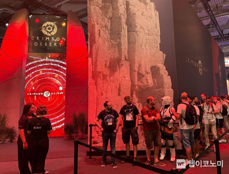 펄어비스(대표 허진영)가 글로벌 최대 게임쇼 ‘게임스컴 2024(Gamescom 2024)’에서 처음 공개한 ‘붉은사막(Crimson Desert)’ 시연 버전이 해외 미디어와 게이머들에게 강렬한 존재감을 남겼다. ( 2024.08.27 / 출처: 펄어비스 )