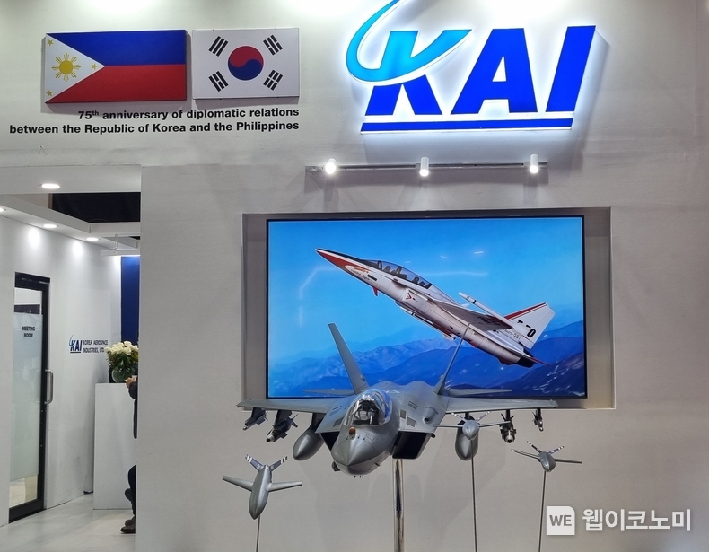 KAI가 ADAS 2024에서 KF-21에 다목적무인기(AAP)가 연동된 유무인복합체계(MUM-T)를 전시했다. / 2024.09.25 (출처: KAI)