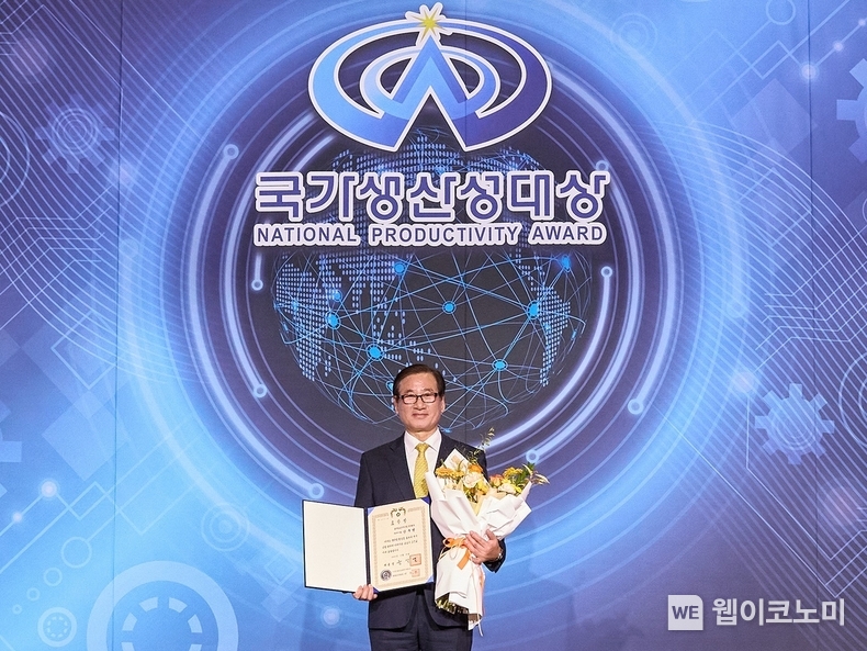 KAI 강구영 사장 기념사진 / 2024.11.08 (출처: KAI)