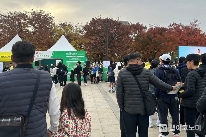 나눔 마라톤 행사 2024 세이브 레이스, 런 포 에브리 차일드에 차려진 롯데마트 리얼스 부스 전경 / 2024.11.11 (출처: 롯데쇼핑)