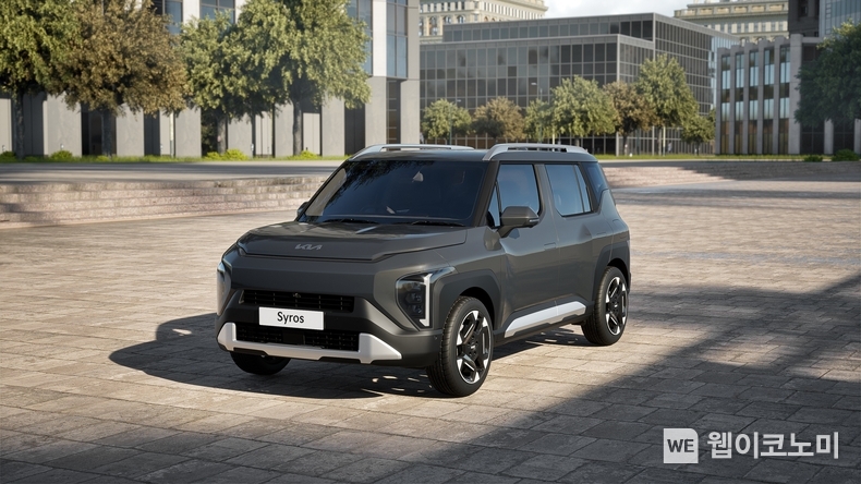 기아는 혁신적인 4m이하 콤팩트 SUV ‘시로스(Syros)’를 인도에서 세계 최초로 공개했다. 시로스는 다양한 첨단 사양과 스마트 커넥티비티 시스템을 비롯해 대담한 디자인, 편안한 실내 공간 등을 갖춘 도심형 SUV다. 사진은 시로스 외장 이미지 / 2024.12.22 (출처: 기아)