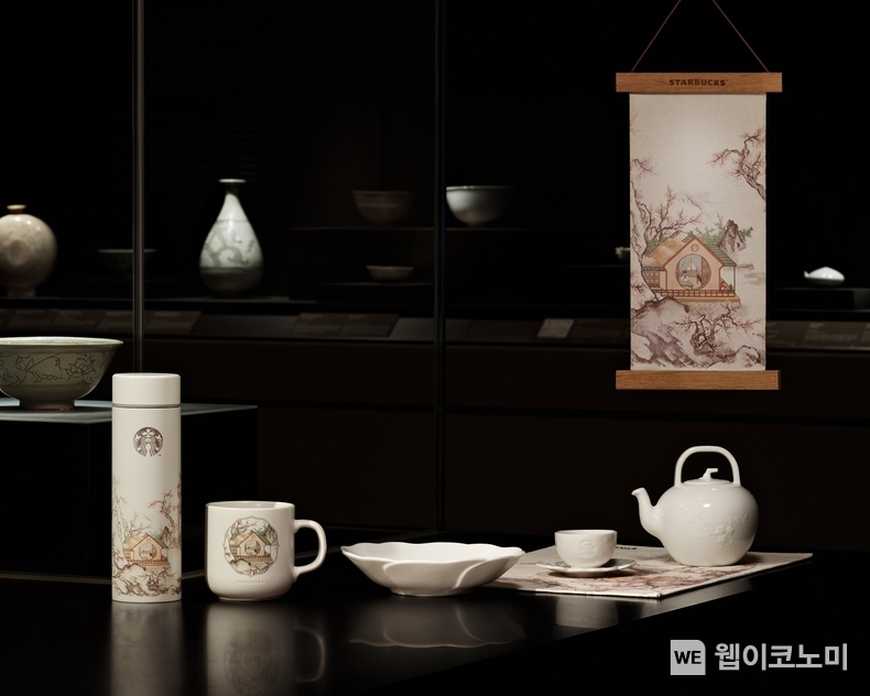 스타벅스, 국립박물관문화재단과 손잡고 조선 시대 유물 재해석한 상품 7종 출시. / 2025.1.10 (출처: 스타벅스 코리아)