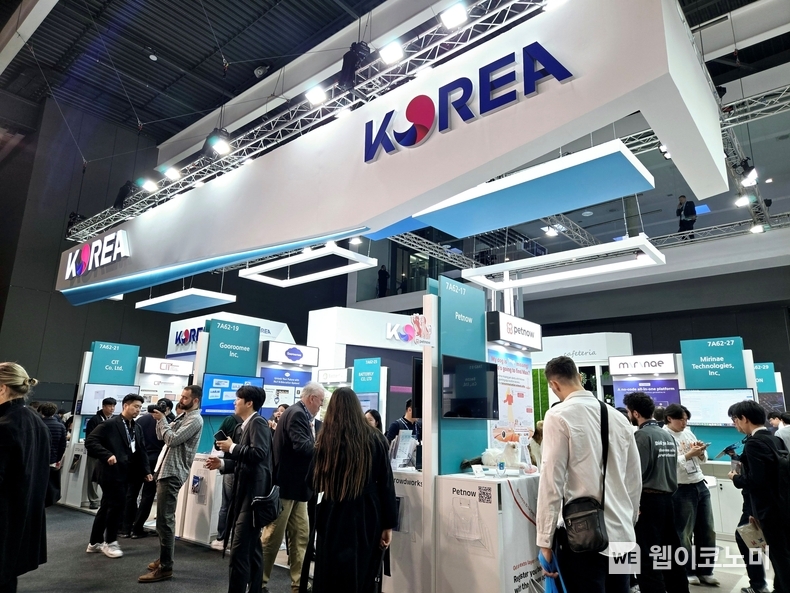 산업부와 KOTRA는 이달 3일부터 6일까지 ‘스페인 바르셀로나 정보통신전(MWC 2025)에서 한국기업 147개사가 참가한 통합한국관을 운영하였다. 통합한국관 현장의 모습. / 2025.03.10 (출처: KOTRA)