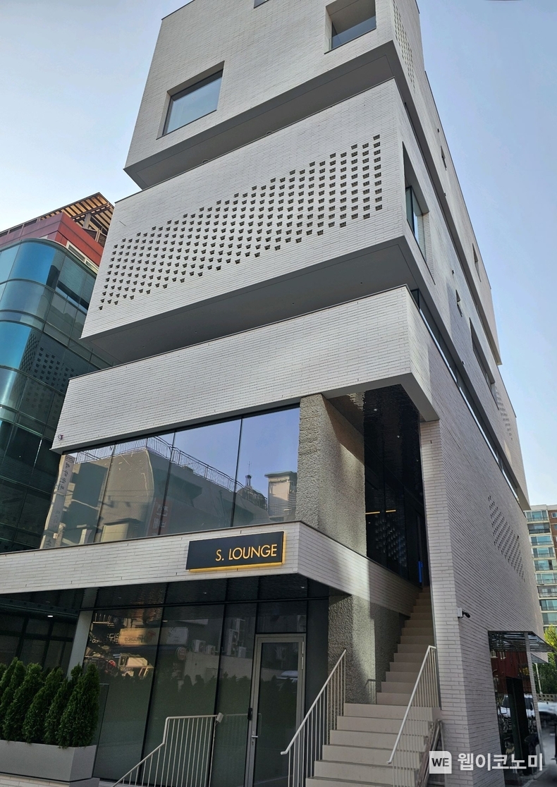 '압구정 S.Lounge' 외관 (출처: 삼성물산) / 2025.05.06