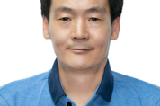 등굣길 무료로 빵 나누고 28년간 미용 봉사해 온 김쌍식, 김연휴氏에게 'LG의인상'
