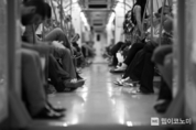 [쉽게 쓰는 공공언어 (3)] ‘스크린 도어’ 대신 ‘안전문’