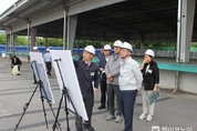 LH 이한준 사장, 하남교산 최초 주택 착공단지 점검