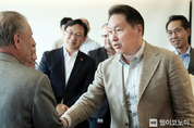 SK 최태원 회장, 美 사업현장 찾아 반도체 소재, 바이오 등 미래 성장동력 점검 나서