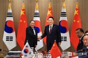 尹 대통령, 한일중 정상회의 계기 중국 리창 총리와의 회담