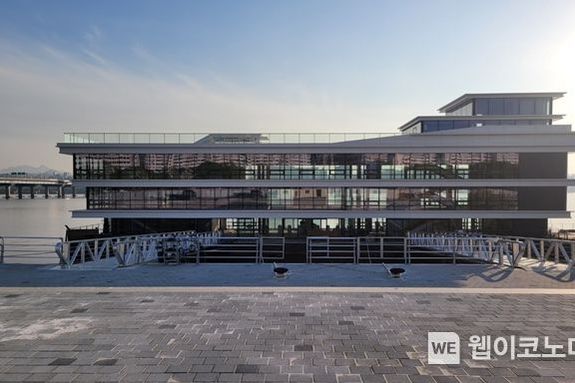 서울시, 한강버스 석 달간 체험운항 9월 개통