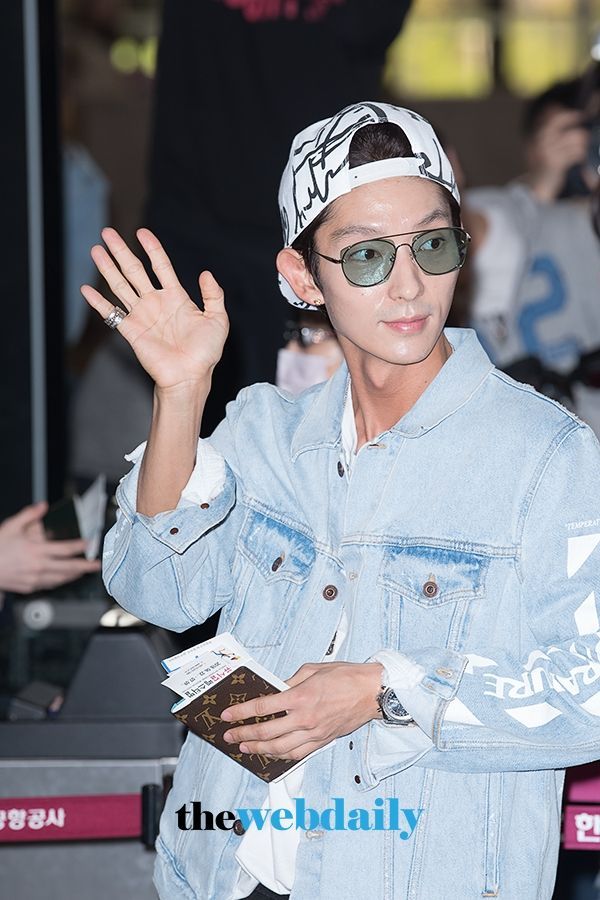 이준기, 김포국제공항 출국 현장
