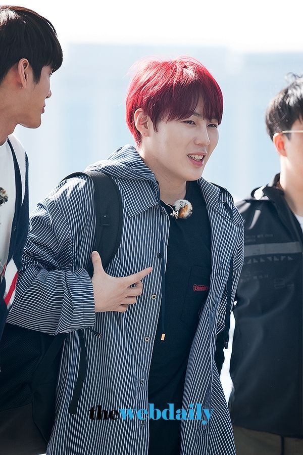 워너원(WannaOne) 하성운, 인천국제공항 출국 현장