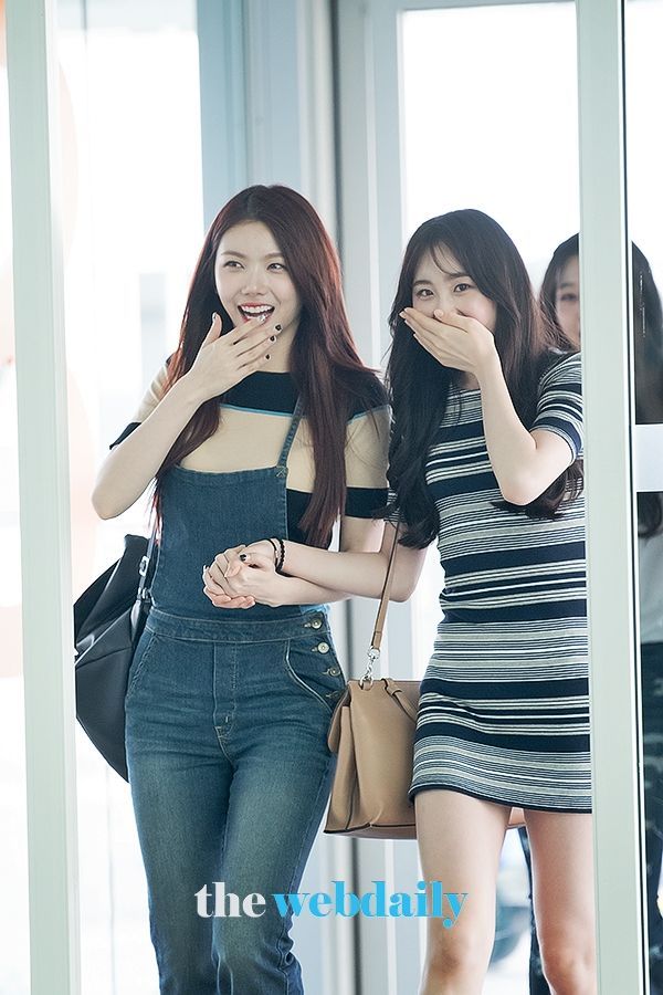 이가은-이채연, 인천국제공항 출국 현장