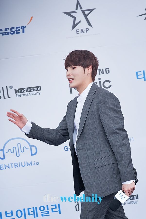 워너원(WannaOne) 하성운, 2018 소리바다 베스트 케이뮤직 어워즈 블루카펫 행사