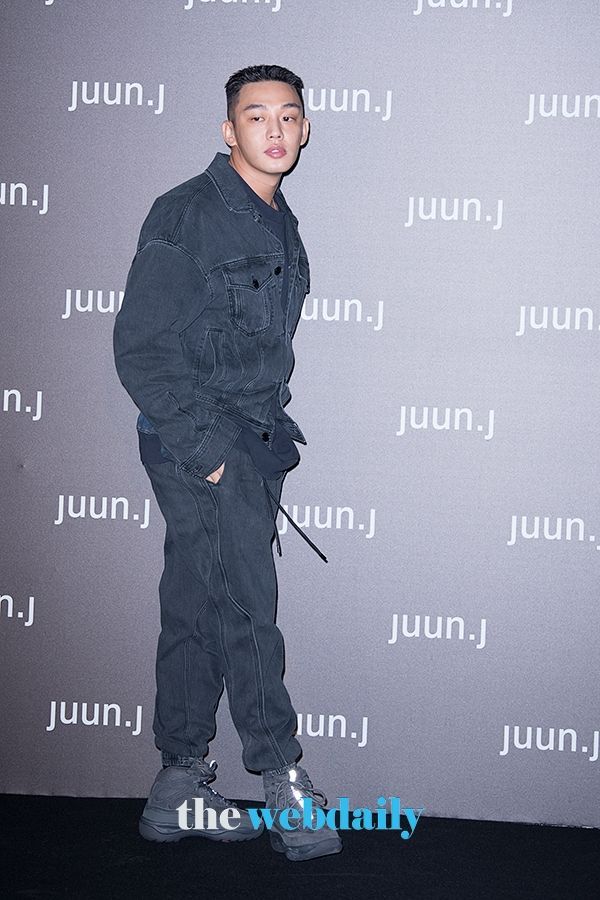 유아인, 준지 팝업스토어 팝업스토어 포토월 행사