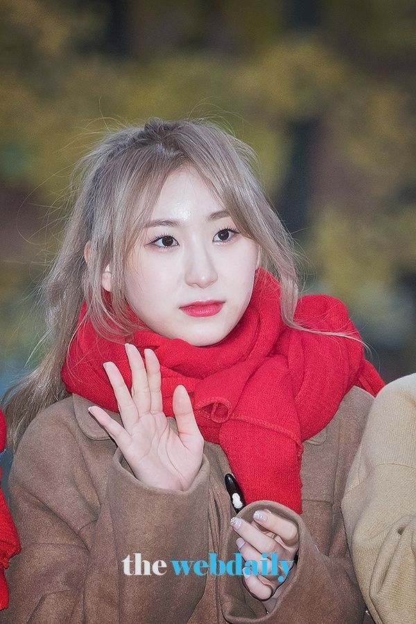 아이즈원(IZONE) 이채연, KBS 2TV 음악방송 '뮤직뱅크' 출근길