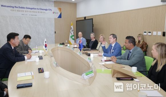 더보 이미지