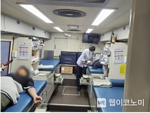 생명나눔 사랑의 헌혈차 내부 모습